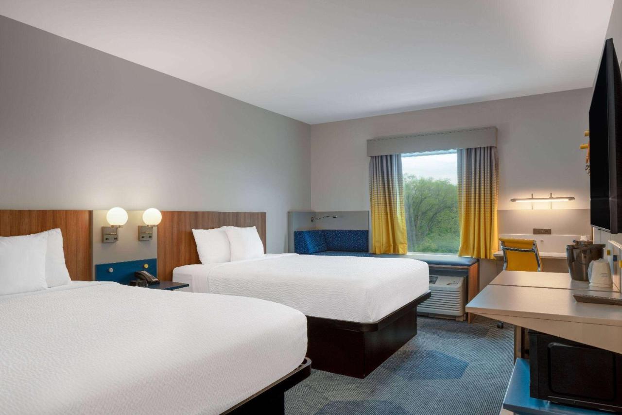 Microtel Inn & Suites By Wyndham Winchester Exterior photo